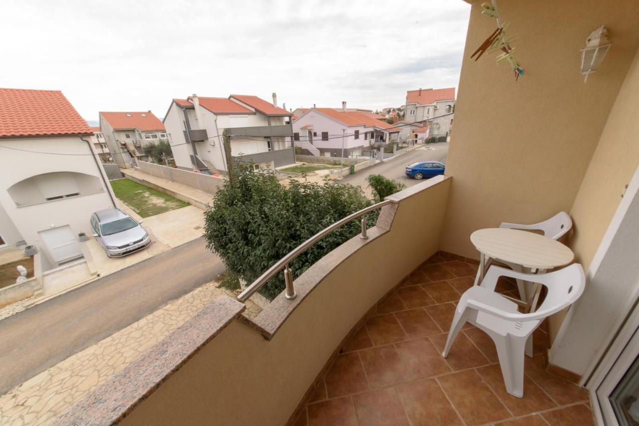 Donata Apartments Zara Esterno foto
