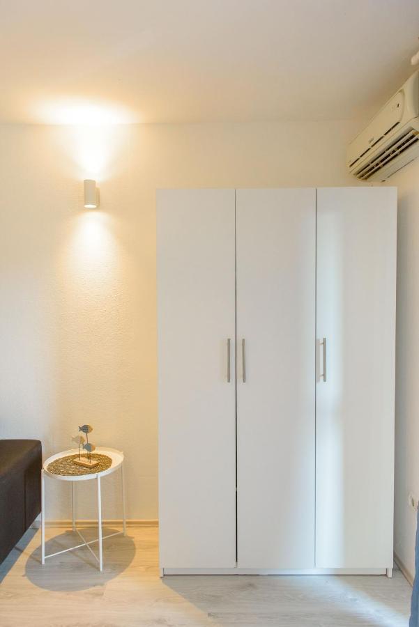 Donata Apartments Zara Esterno foto